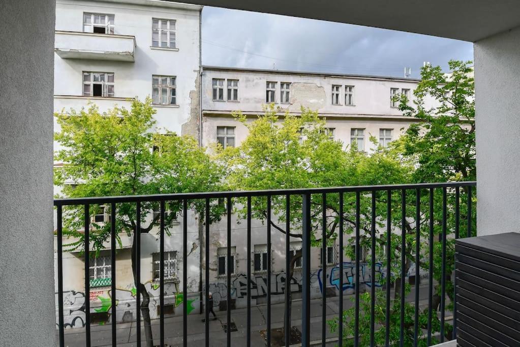 New Modern Apartment In City Center Bratislava Exterior photo